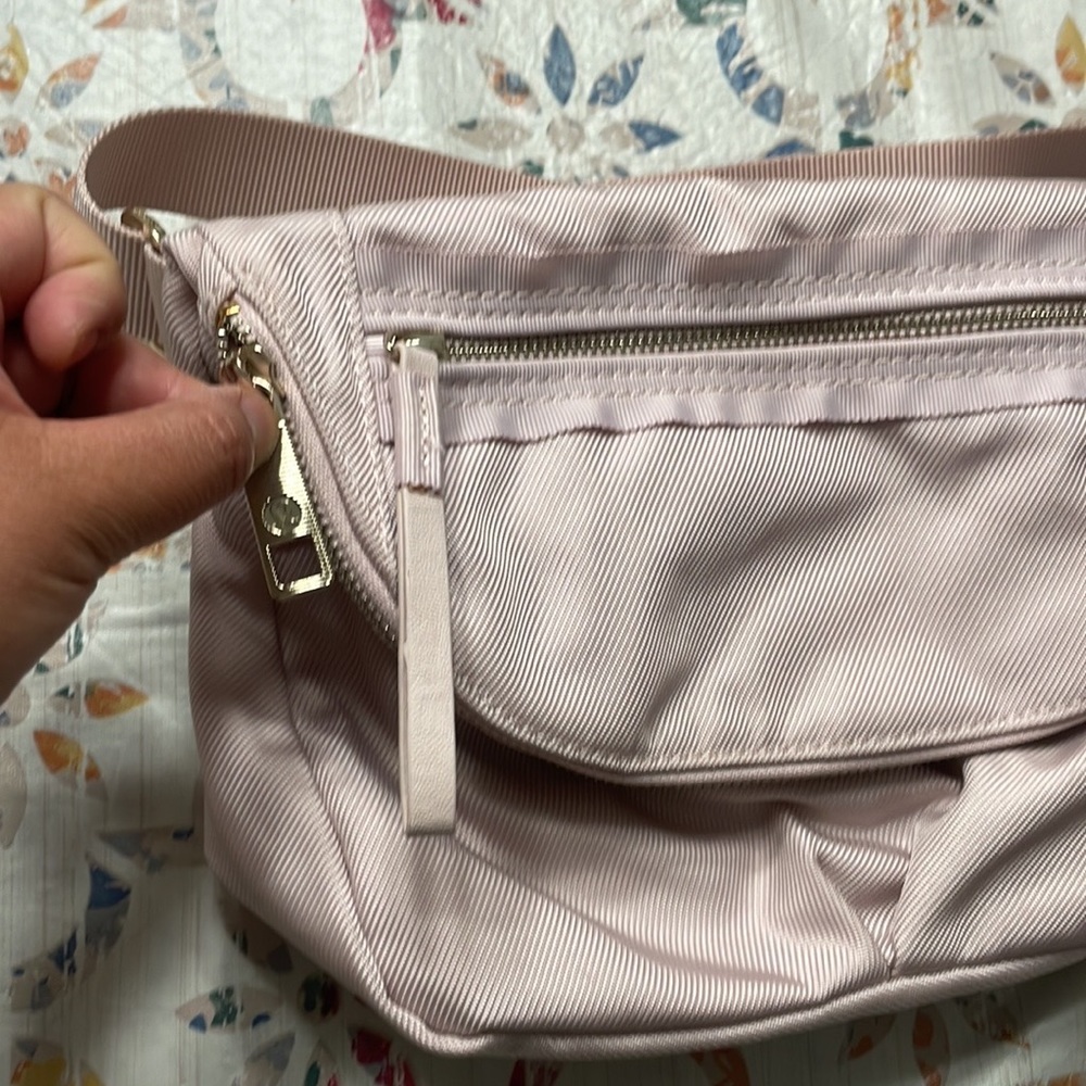 Lululemon Festival crossbody - Picture 2 of 9